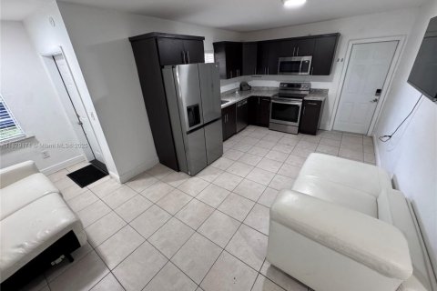 House in Fort Lauderdale, Florida 3 bedrooms, 119.19 sq.m. № 1929354 - photo 14