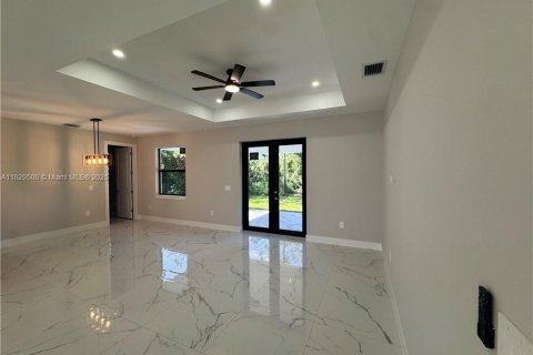 House in Lehigh Acres, Florida 3 bedrooms № 1802558 - photo 10
