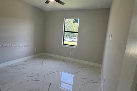 House in Lehigh Acres, Florida 3 bedrooms № 1802558 - photo 24