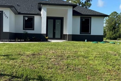 House in Lehigh Acres, Florida 3 bedrooms № 1802558 - photo 5