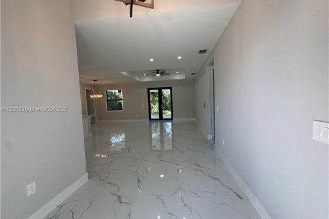 House in Lehigh Acres, Florida 3 bedrooms № 1802558 - photo 7
