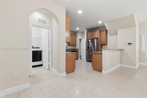 Casa en venta en Homestead, Florida, 4 dormitorios, 244.05 m2 № 1993492 - foto 27