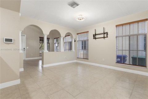 Casa en venta en Homestead, Florida, 4 dormitorios, 244.05 m2 № 1993492 - foto 25