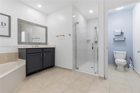 Casa en venta en Homestead, Florida, 4 dormitorios, 244.05 m2 № 1993492 - foto 5