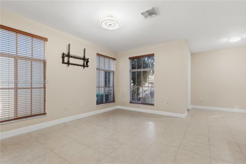 Casa en venta en Homestead, Florida, 4 dormitorios, 244.05 m2 № 1993492 - foto 28