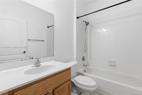 Casa en venta en Homestead, Florida, 4 dormitorios, 244.05 m2 № 1993492 - foto 17