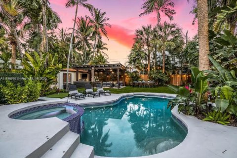 Villa ou maison à Fort Lauderdale, Floride 4 chambres, 331.66 m2 № 2036952