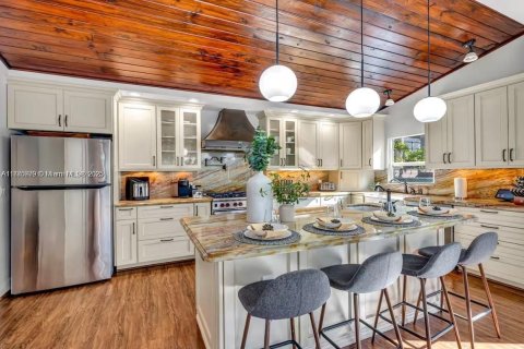 Villa ou maison à louer à Fort Lauderdale, Floride: 4 chambres, 331.66 m2 № 2036952 - photo 7