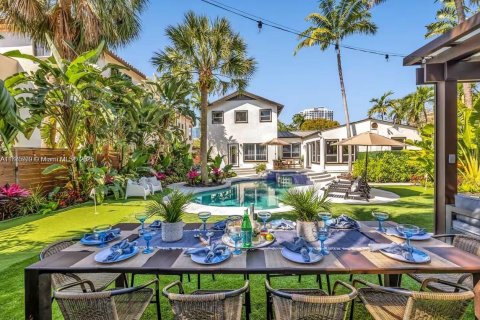 Villa ou maison à louer à Fort Lauderdale, Floride: 4 chambres, 331.66 m2 № 2036952 - photo 28