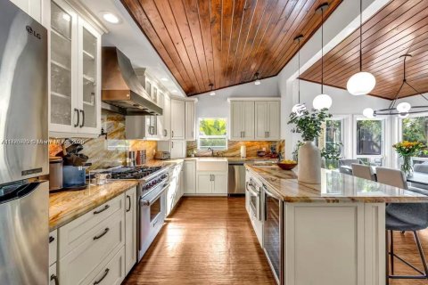 Villa ou maison à louer à Fort Lauderdale, Floride: 4 chambres, 331.66 m2 № 2036952 - photo 10