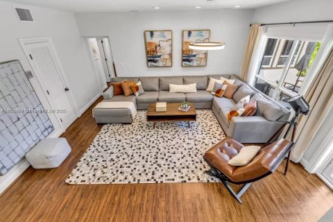 Villa ou maison à louer à Fort Lauderdale, Floride: 4 chambres, 331.66 m2 № 2036952 - photo 6