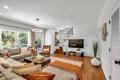 Villa ou maison à louer à Fort Lauderdale, Floride: 4 chambres, 331.66 m2 № 2036952 - photo 4