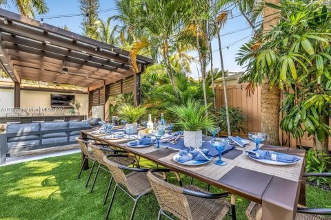 Villa ou maison à louer à Fort Lauderdale, Floride: 4 chambres, 331.66 m2 № 2036952 - photo 29