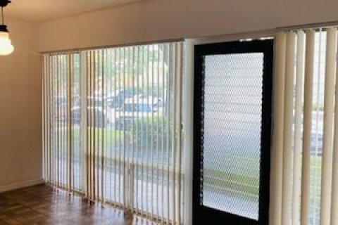 Apartamento en alquiler en Fort Lauderdale, Florida, 1 dormitorio № 1177129 - foto 1