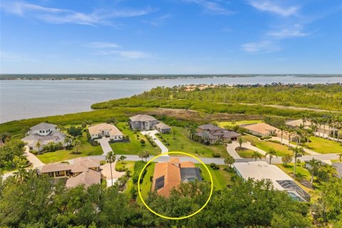 Villa ou maison à vendre à Port Charlotte, Floride: 4 chambres, 253.72 m2 № 1677686 - photo 4