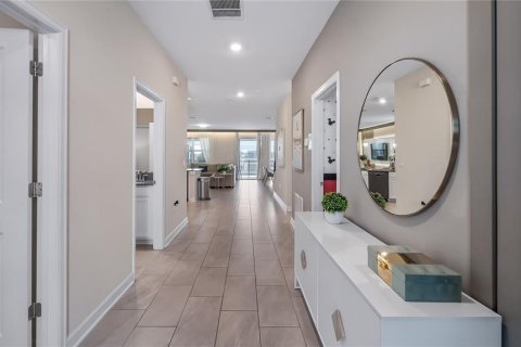 House in Davenport, Florida 8 bedrooms, 373.37 sq.m. № 1853984 - photo 2