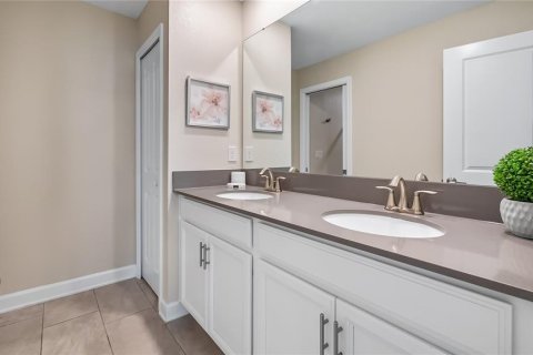 House in Davenport, Florida 8 bedrooms, 373.37 sq.m. № 1853984 - photo 21