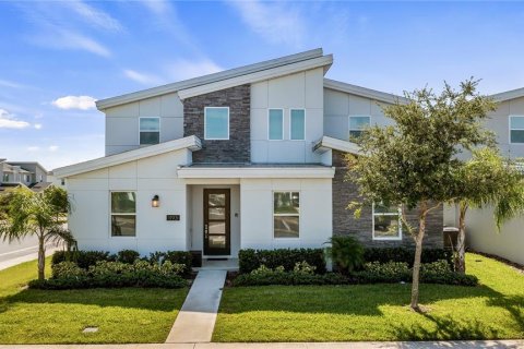 House in Davenport, Florida 8 bedrooms, 373.37 sq.m. № 1853984 - photo 1