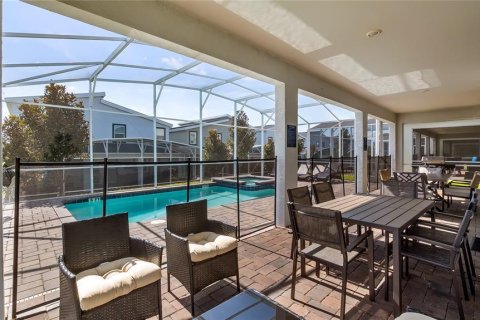 House in Davenport, Florida 8 bedrooms, 373.37 sq.m. № 1853984 - photo 29