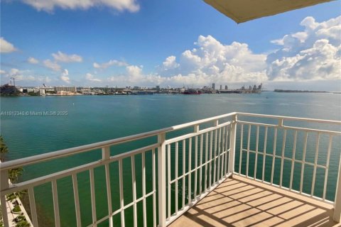 Copropriété à louer à Miami, Floride: 2 chambres, 98.94 m2 № 1969024 - photo 2