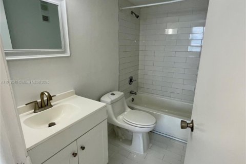 Copropriété à louer à Miami, Floride: 2 chambres, 98.94 m2 № 1969024 - photo 11