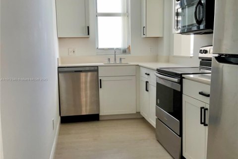 Copropriété à louer à Miami, Floride: 2 chambres, 98.94 m2 № 1969024 - photo 4