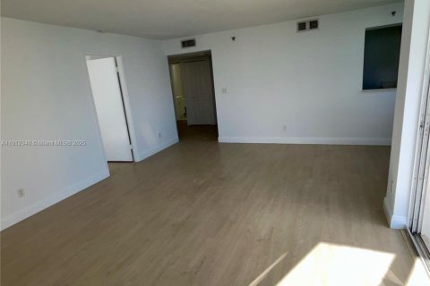 Copropriété à louer à Miami, Floride: 2 chambres, 98.94 m2 № 1969024 - photo 9