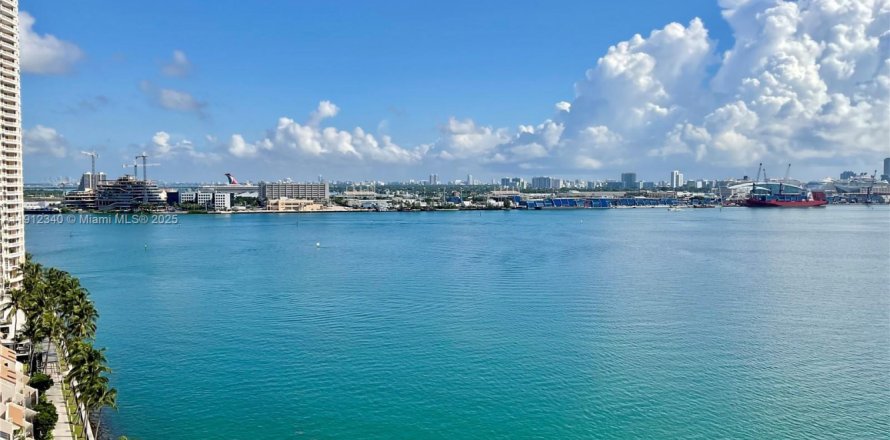 Condo à Miami, Floride, 2 chambres  № 1969024