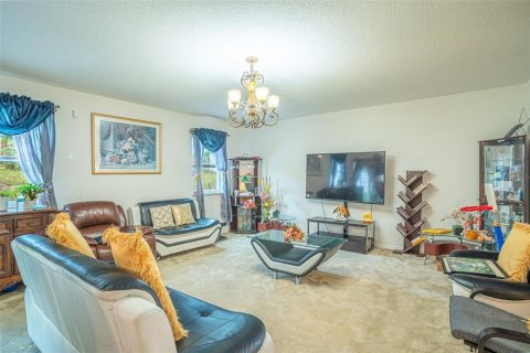 Casa en venta en Mascotte, Florida, 4 dormitorios, 208.29 m2 № 2329361 - foto 4