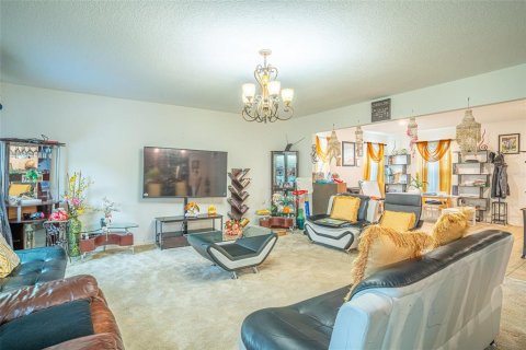 Casa en venta en Mascotte, Florida, 4 dormitorios, 208.29 m2 № 2329361 - foto 2