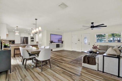 Casa en venta en Saint Petersburg, Florida, 3 dormitorios, 178 m2 № 2203316 - foto 6