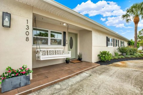 Casa en venta en Saint Petersburg, Florida, 3 dormitorios, 178 m2 № 2203316 - foto 2