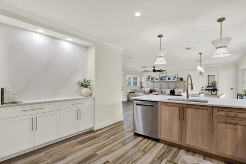 Casa en venta en Saint Petersburg, Florida, 3 dormitorios, 178 m2 № 2203316 - foto 14
