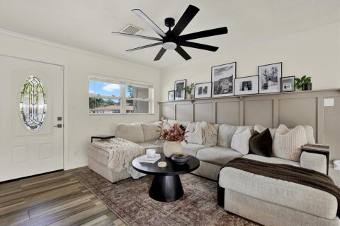Casa en venta en Saint Petersburg, Florida, 3 dormitorios, 178 m2 № 2203316 - foto 5