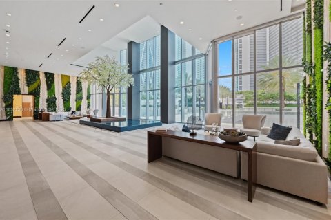 Condo in Miami, Florida, 2 bedrooms  № 1983163 - photo 3