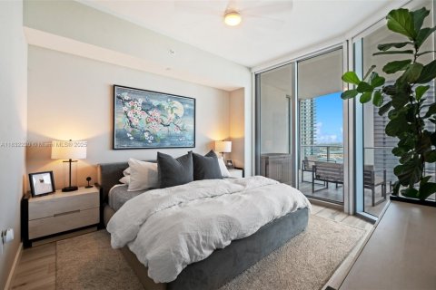 Condo in Miami, Florida, 2 bedrooms  № 1983163 - photo 13