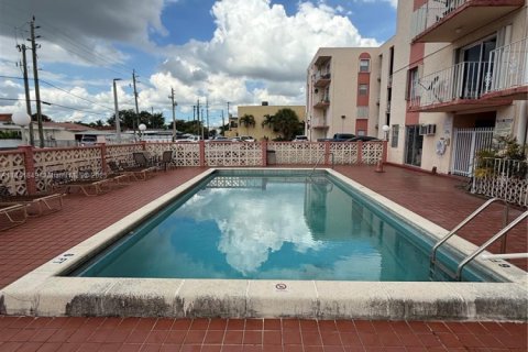 Appartement à louer à Miami, Floride: 2 chambres, 67.45 m2 № 1980634 - photo 10