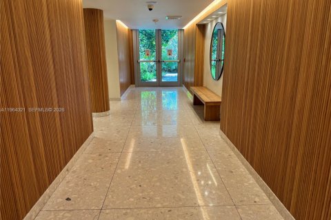 Condo in Miami Beach, Florida, 1 bedroom  № 2081104 - photo 17