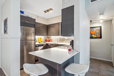 Condo in Miami Beach, Florida, 1 bedroom  № 2081104 - photo 10