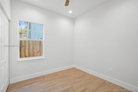 Casa en alquiler en Lake Worth, Florida, 3 dormitorios, 105.17 m2 № 2019803 - foto 10