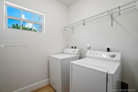 Casa en alquiler en Lake Worth, Florida, 3 dormitorios, 105.17 m2 № 2019803 - foto 19