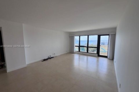 Copropriété à louer à Lauderdale-by-the-Sea, Floride: 2 chambres, 130.06 m2 № 2171180 - photo 3