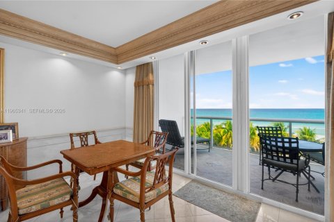 Condominio en venta en Miami Beach, Florida, 2 dormitorios, 154.22 m2 № 2030102 - foto 9