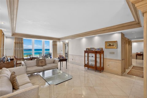Condominio en Miami Beach, Florida, 2 dormitorios  № 2030102