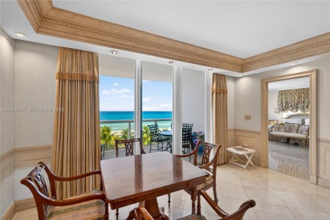Condominio en venta en Miami Beach, Florida, 2 dormitorios, 154.22 m2 № 2030102 - foto 10