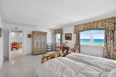 Condominio en venta en Miami Beach, Florida, 2 dormitorios, 154.22 m2 № 2030102 - foto 27