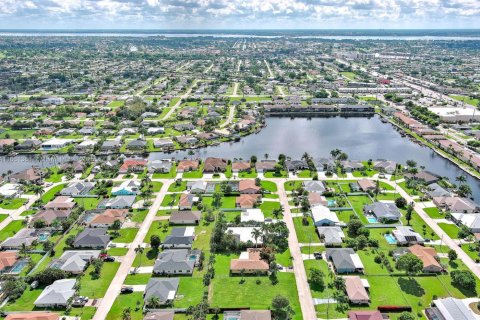 Land in Cape Coral, Florida № 1892133 - photo 20