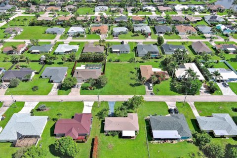 Land in Cape Coral, Florida № 1892133 - photo 13
