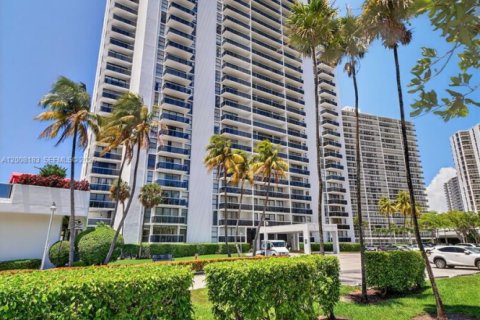 Copropriété à vendre à Aventura, Floride: 2 chambres, 100.24 m2 № 2072946 - photo 16