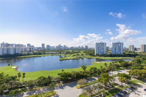 Copropriété à vendre à Aventura, Floride: 2 chambres, 100.24 m2 № 2072946 - photo 17